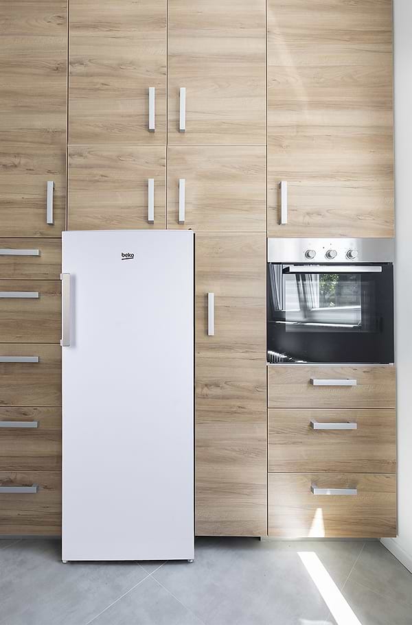 Фото - Морозильная камера Beko RFNE270K21W