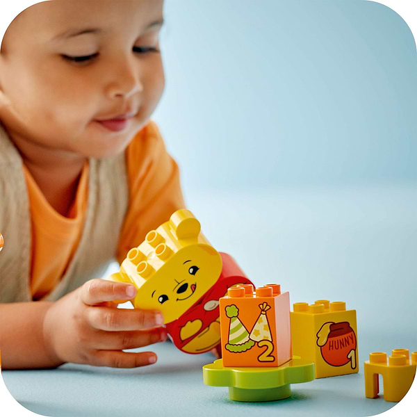 Фото - Конструктор LEGO DUPLO │ Disney День рождения Винни Пуха (10457)