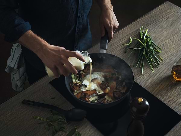 Фото - Сковорода ВОК Fiskars Hard Face 28 см (1020892/1052233)