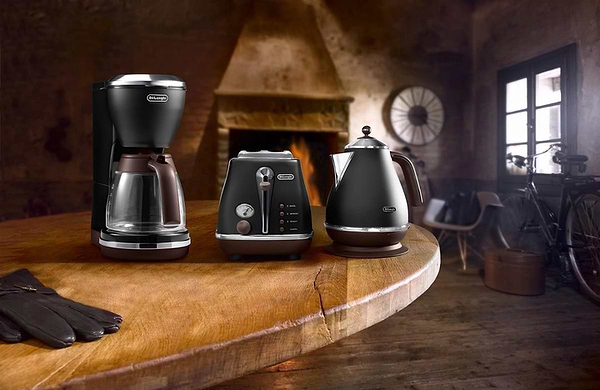 Фото - Электрический чайник Delonghi KBOV2001.BK