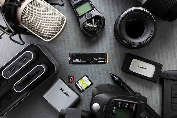 Фото - SSD-накопитель внутренний Kingston KC3000 4096GB M.2 2280 PCIe 4.0 x4 NVMe 3D TLC (SKC3000D/4096G)