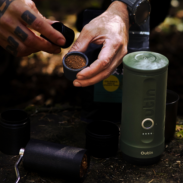 Фото - Портативная кофеварка OUTIN Forest Green в дорожном футляре OTEM-01-FG-BAG