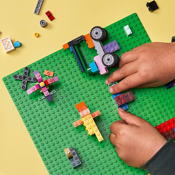 Фото - Конструктор LEGO Classic Зелёная базовая пластина (11023)