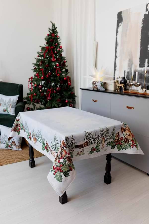 Фото - Скатертина прямокутна Прованс Новорічна гобеленова Squirrel 135х140 см (041753)