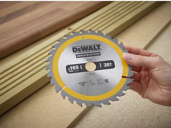 Фото - Круг відрізний по дереву DeWALT СONSTRUCTION 165х20 мм (DT1935)