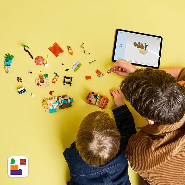 Фото - Конструктор LEGO Bluey Пляж и семейная поездка на автомобиле Блуи (11202)