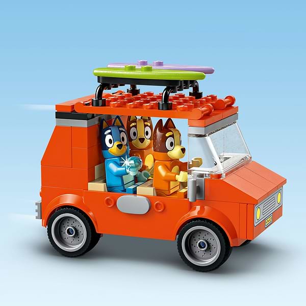 Фото - Конструктор LEGO Bluey Пляж и семейная поездка на автомобиле Блуи (11202)