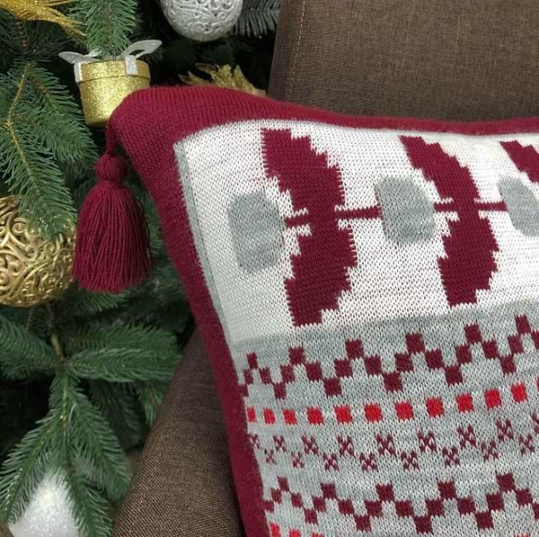 Фото - Подушка декоративна Прованс Подарунки 45х45 см (021998)