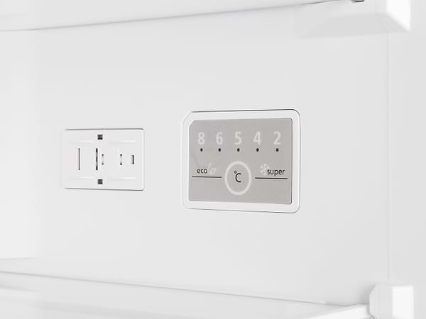 Фото - Холодильник Vestfrost CNF201ZW