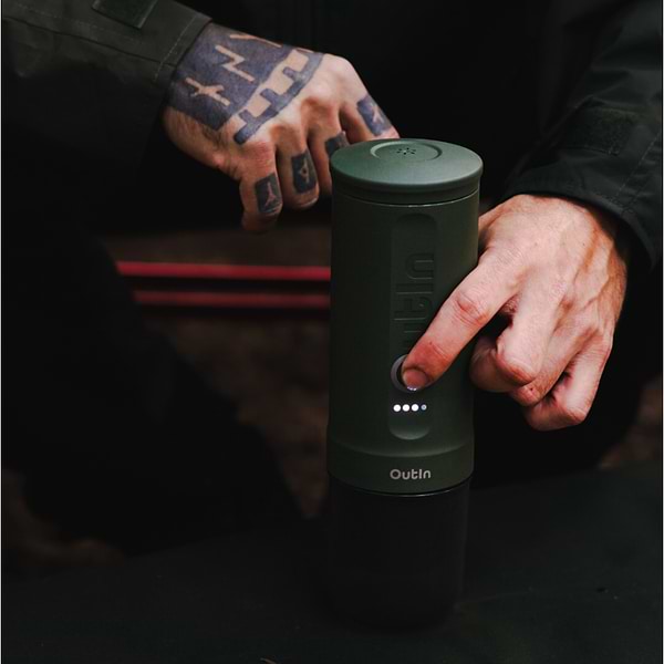 Фото - Портативная кофеварка OUTIN Forest Green в дорожном футляре OTEM-01-FG-BAG