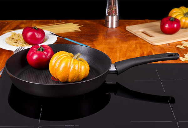 Фото - Сковорода універсальна Tefal C6940602 Chefs 28 см