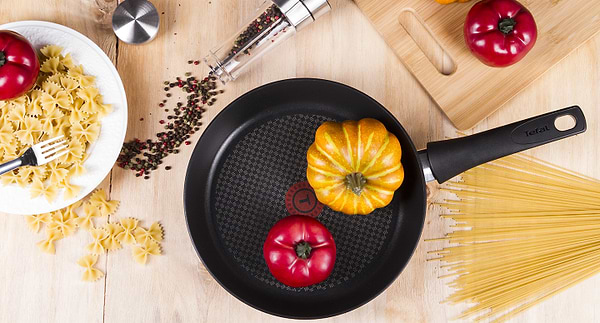 Фото - Сковорода універсальна Tefal C6940502 Chefs 26 см