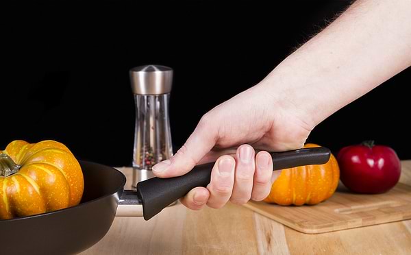 Фото - Сковорода універсальна Tefal C6940502 Chefs 26 см