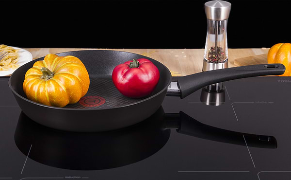 Фото - Сковорода універсальна Tefal C6940502 Chefs 26 см
