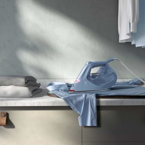 Фото - Мікропошкодження - Праска Electrolux E7SI1-8DB