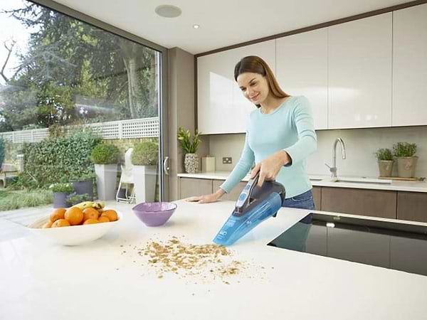 Фото - Пилосос ручний для дому Black&Decker WDA320J