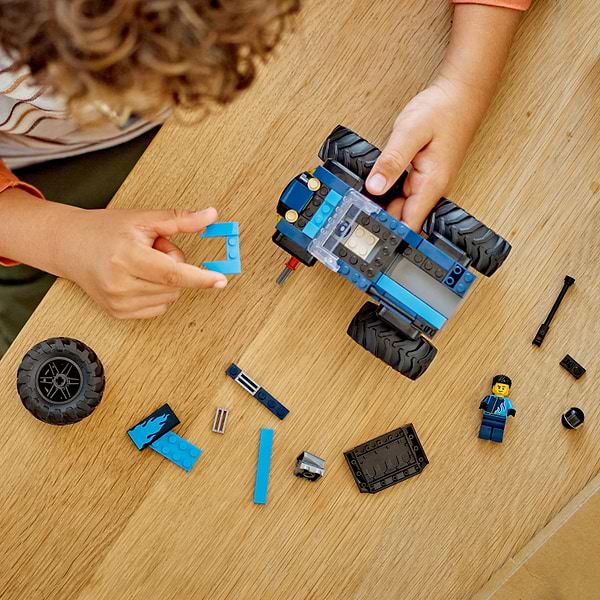 Фото - Конструктор LEGO City Синя вантажівка-монстр (60402)