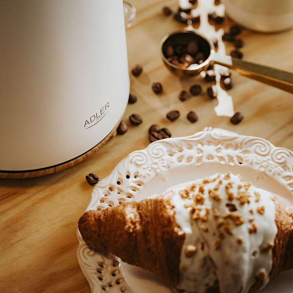 Фото - Электрический чайник Adler AD 1352