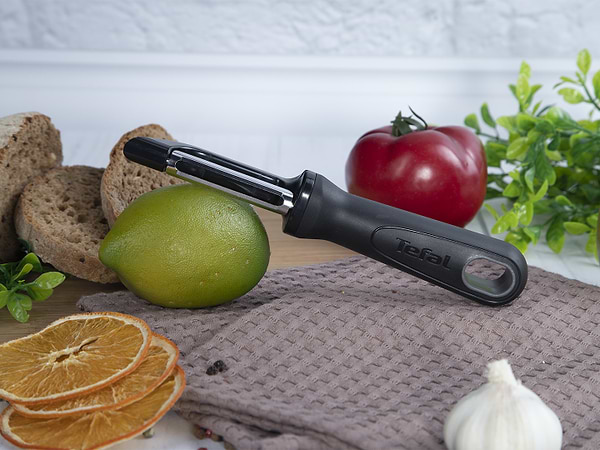 Фото - Овощечистка Tefal K1298114 COMFORT