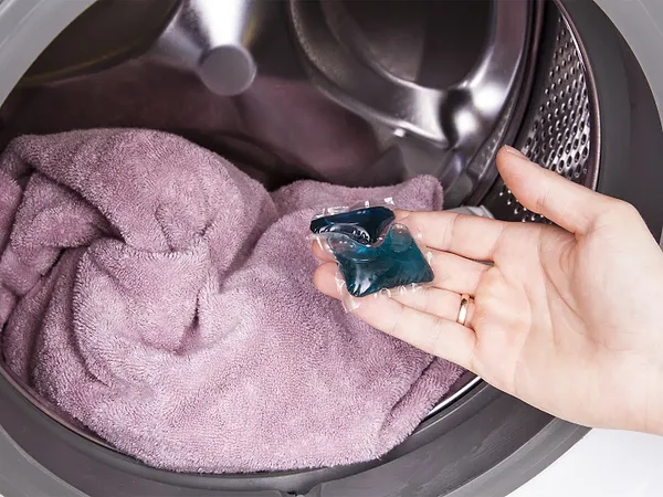 Фото - Стиральная машина Whirlpool FWSG61083WBV UA