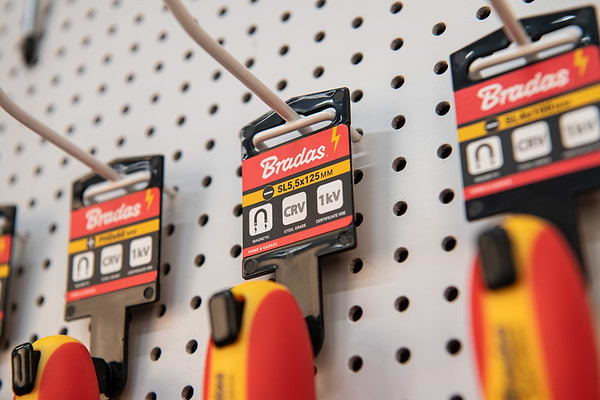 Фото - Викрутка BRADAS HOME&GARAGE SL 3/100 мм (DIY-SL1130100-V)