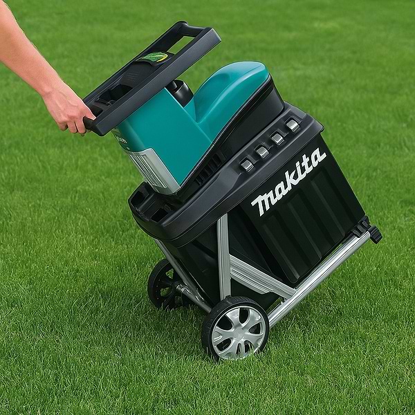 Фото - Подрiбнювач садовий Makita UD 2500