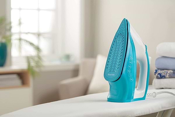 Фото - Праска Russell Hobbs 26482-56 Light&Easy Brights Aqua Iron