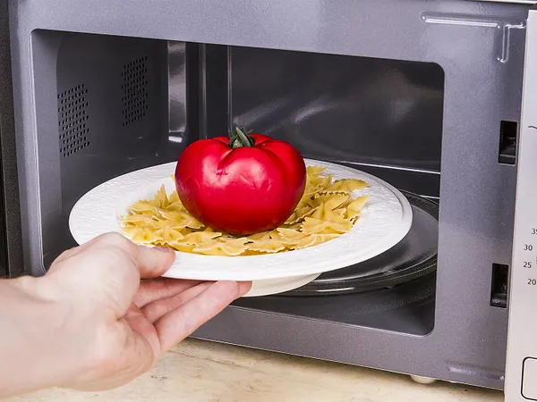Фото - Уценка - Микроволновая печь (СВЧ) Gorenje MO 17 E1S