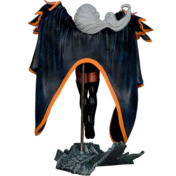 Фото - Коллекционная фигурка McFarlane Toys MARVEL Storm - X-Men - 1:10th Scale 22.23 см (14804)