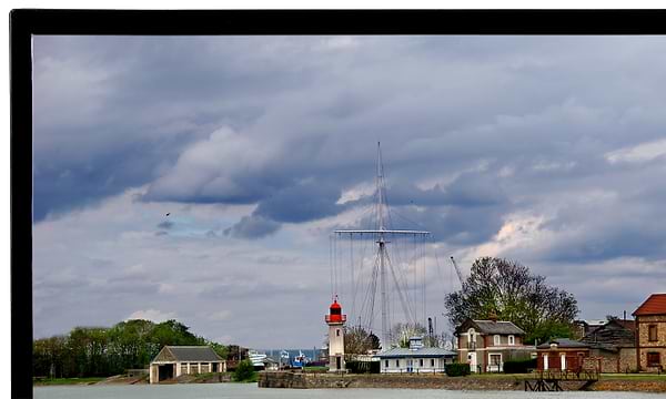 Фото - Телевізор HILTON 32SH2