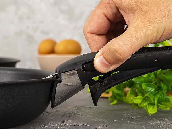 Фото - Набор сковород со съемной ручкой Tefal L6509205 Ingenio Expertise 3 пр.