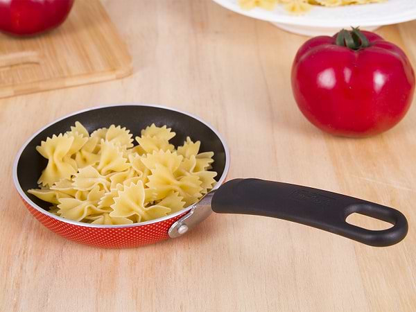 Фото - Сковорода универсальная Tefal B3370012 IDEAL 12 см