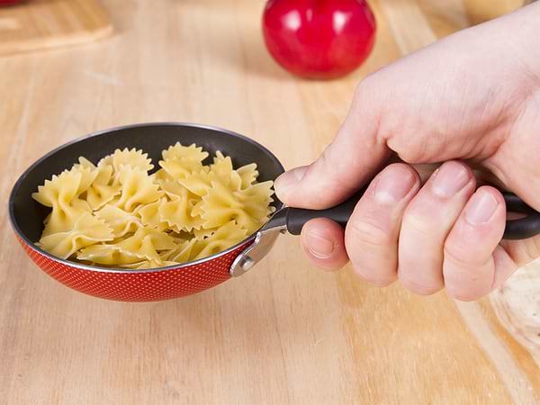 Фото - Сковорода универсальная Tefal B3370012 IDEAL 12 см