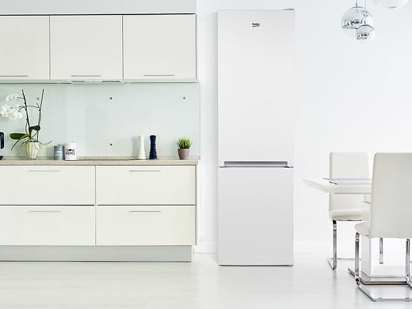 Фото - Холодильник Beko RCSA406K30W