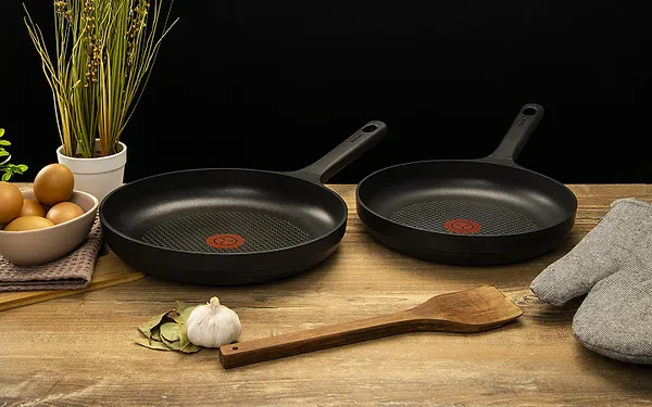 Фото - Сковорода універсальна Tefal G6050514 Trattoria 26 см