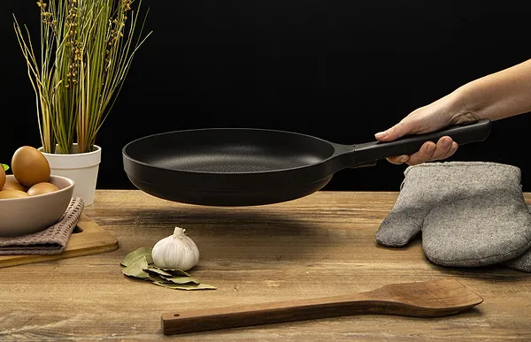 Фото - Сковорода універсальна Tefal G6050514 Trattoria 26 см