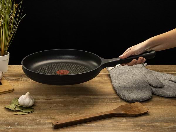 Фото - Сковорода універсальна Tefal G6050614 Trattoria 28 см