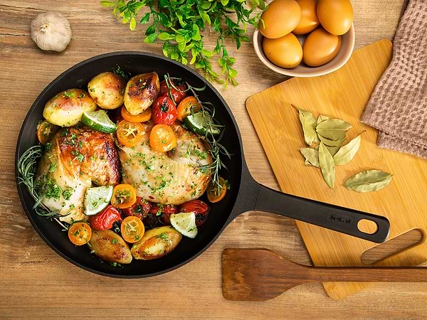 Фото - Сковорода універсальна Tefal G6050614 Trattoria 28 см