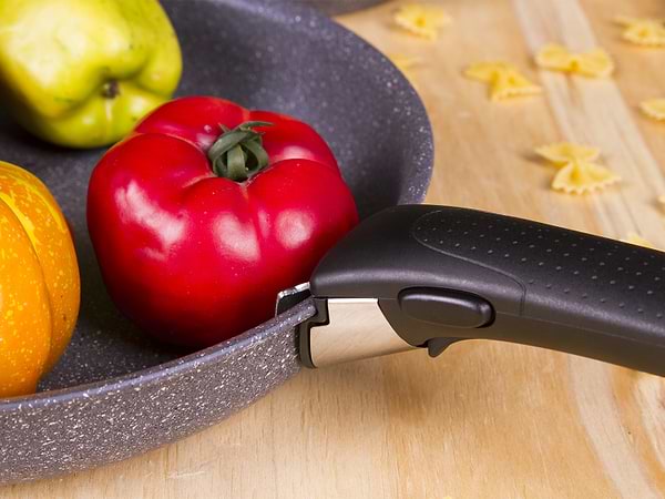 Фото - Набір сковорід зі знімною ручкою Tefal L6829072 Ingenio Mineralia Force 3 пр.