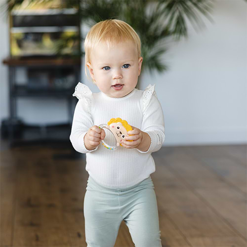 Фото - Брязкальце BabyOno Левеня (1627)