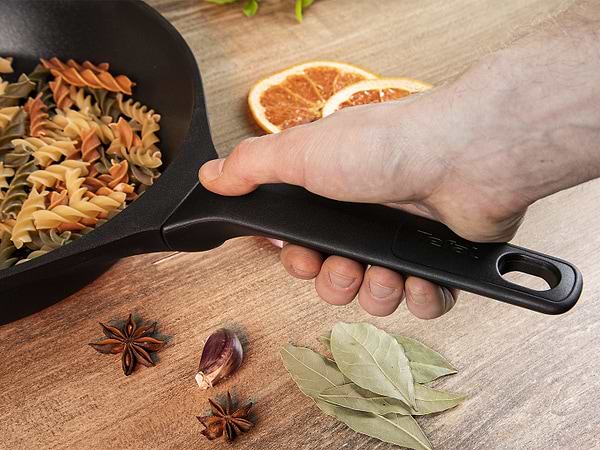 Фото - Сковорода універсальна Tefal E2320574 Delicio 26 см