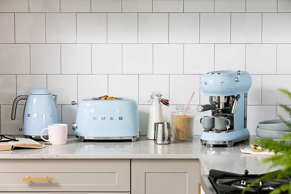 Фото - Електричний чайник Smeg KLF04PBEU