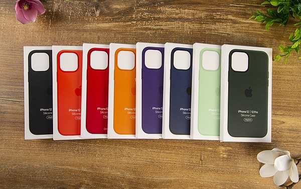 Фото - Чехол для смартфона Apple iPhone 12/12 Pro Silicone Case with MagSafe - Deep Navy (MHL43)