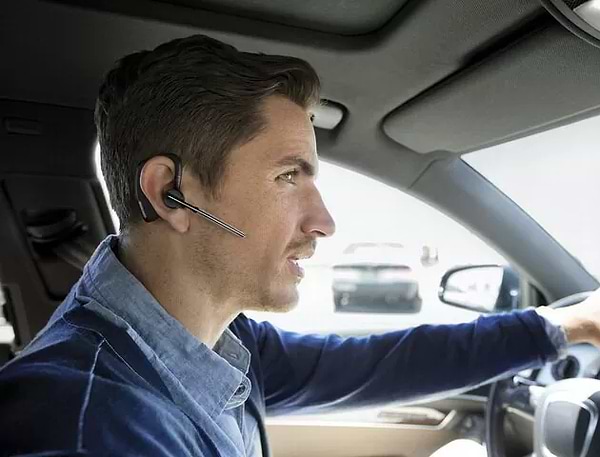 Фото - Bluetooth гарнітура Plantronics VOYAGER LEGEND