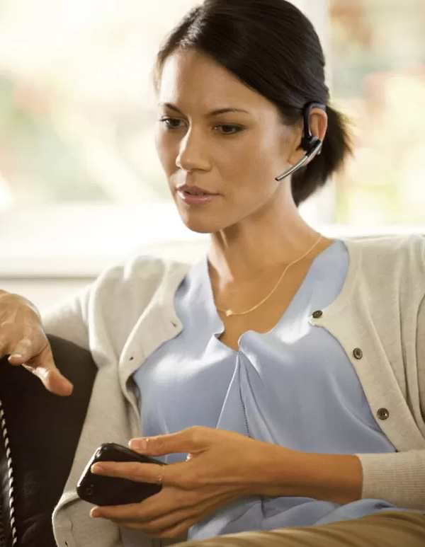 Фото - Bluetooth гарнітура Plantronics VOYAGER LEGEND