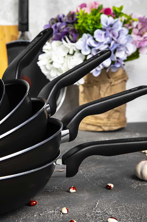 Фото - Сковорода універсальна Tefal C3840653 XL INTENSE 28 см