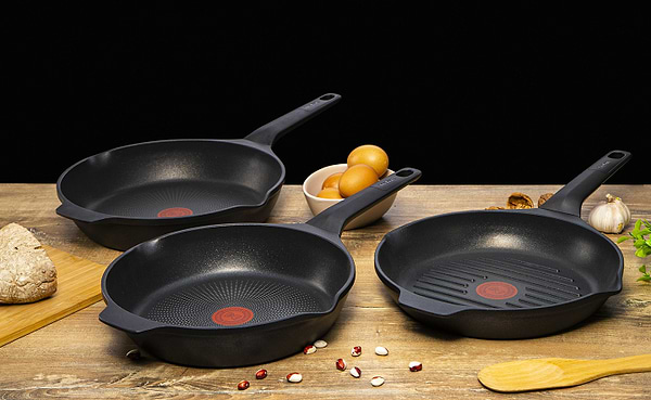 Фото - Сковорода універсальна Tefal E2320674 Delicio 28 см