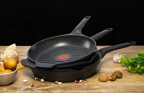 Фото - Сковорода універсальна Tefal E2320674 Delicio 28 см