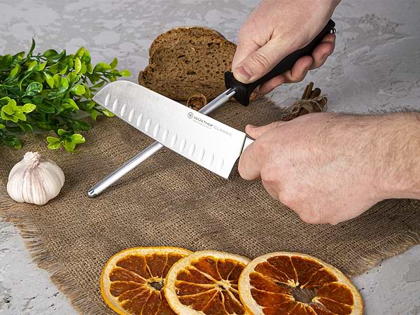 Фото - Ніж сантоку Wuesthof 17 см в картонной упаковке 1040231317