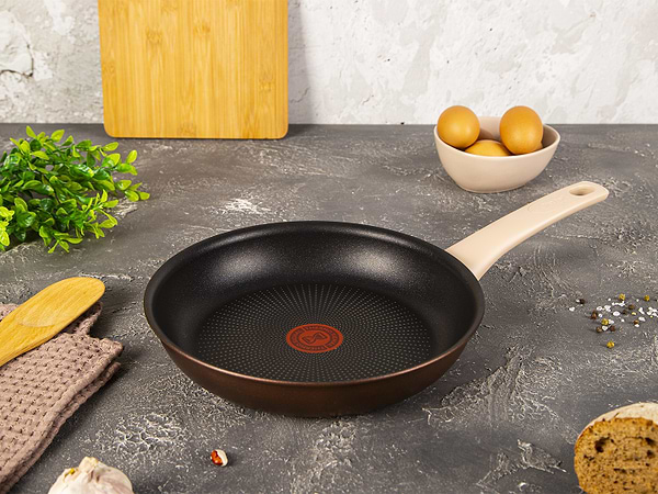 Фото - Сковорода універсальна Tefal G2540453 Eco Respect 24 см